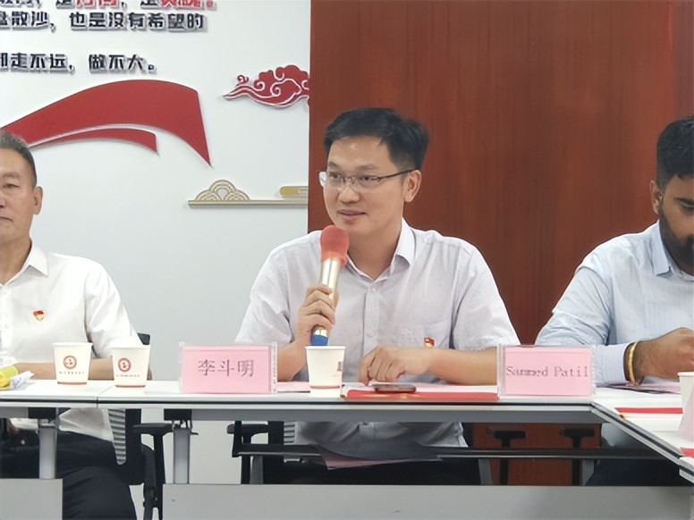 洪山区多所民办教育培训机构联合开展主题党日活动迎国庆(图9)