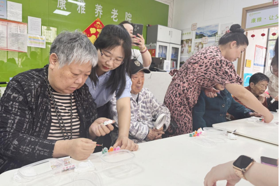 书送敬老，共享阅读—区社会组织孵化基地开展第27期全民阅读活动(图3)