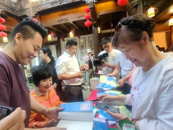 母爱永恒，救赎跨越时空——《追到天边救母亲》见面会在云梦召开(图6)