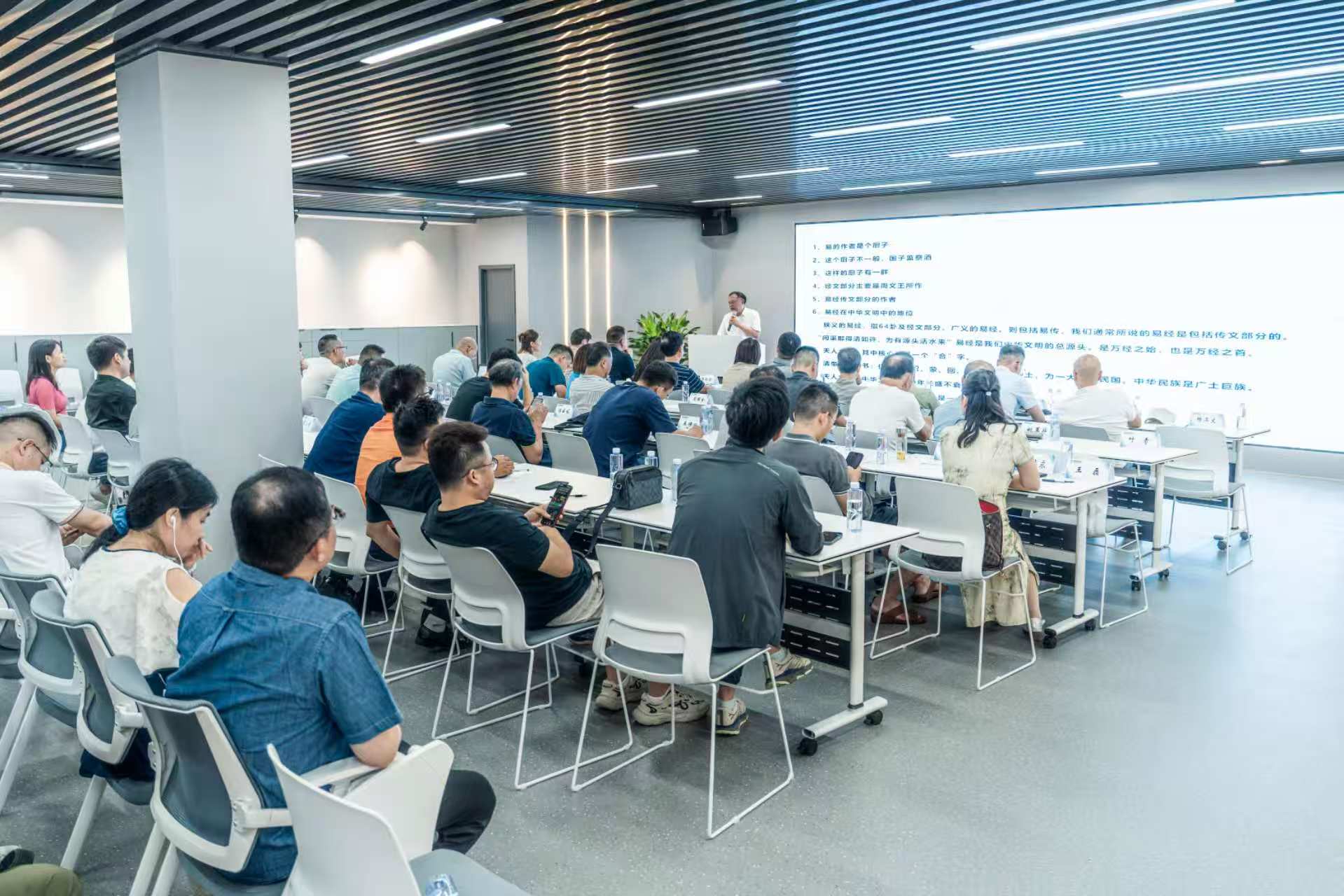 传统文化赋能校友经济新动能 武汉校促会第十期沙龙在鲲羽举办(图3)
